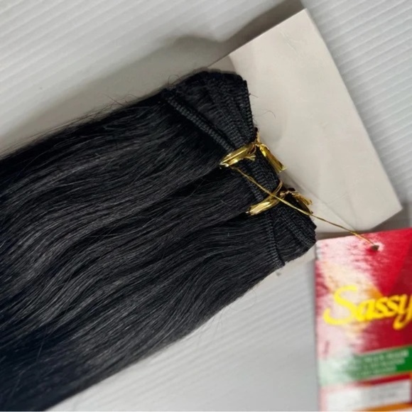 18 In 100% Human hair Black Weave Extensions - Picture 6 of 6